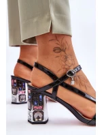 lakované sandály na ozdobném podpatku D&A CR-232 Černe lakované sandály na ozdobném podpatku D&A CR-232 Černe