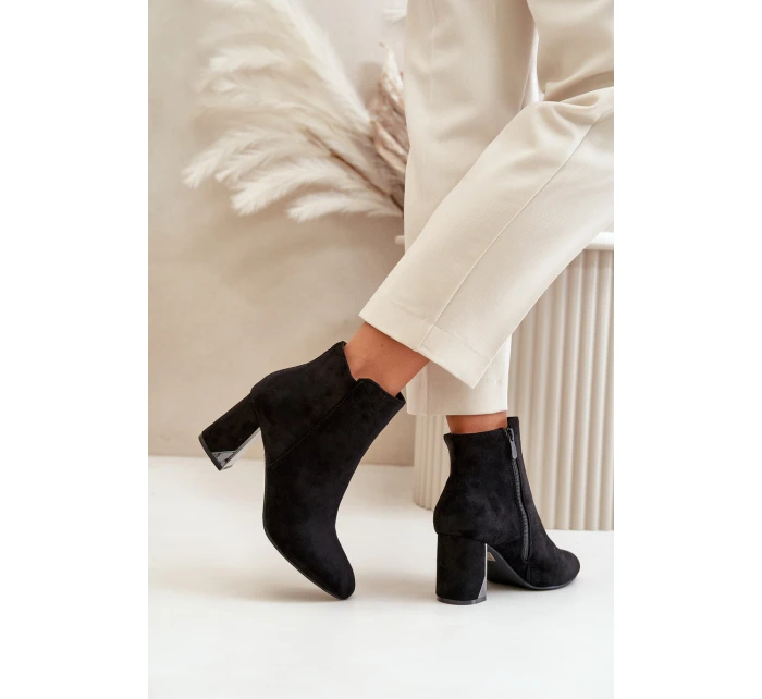 Zateplené Kotníkové Boty Na Podpatku S Zrcadlovým Prvkem Černé Silvare Zateplené Kotníkové Boty Na Podpatku S Zrcadlovým Prvkem Černé Silvare