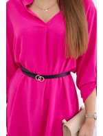 Šaty s delšími zády a pásem fuchsie Šaty s delšími zády a pásem fuchsie