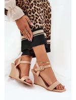 Dámské lakované sandály na klínku Nude Vliraya Dámské lakované sandály na klínku Nude Vliraya