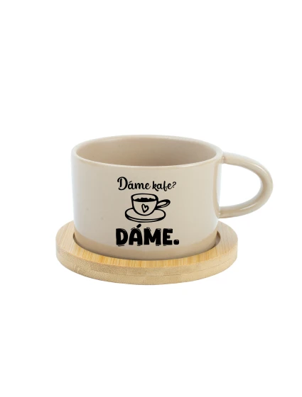 DÁME KAFE? DÁME. - krémový hrníček makronka 200 ml