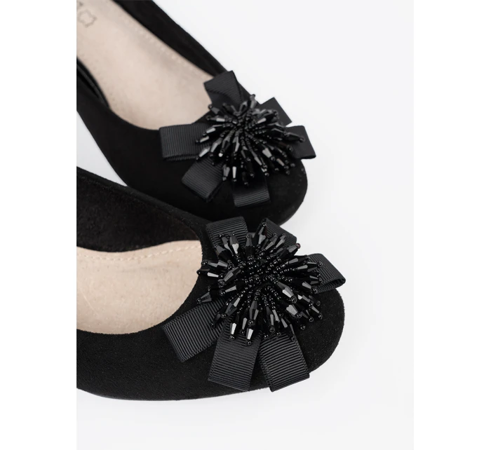 Zajímavé dámské černé  lodičky na širokém podpatku