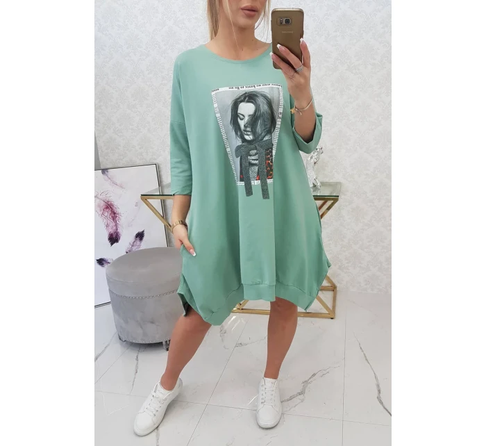 Šaty s potiskem a model 21755714 spodní částí tmavě mátové barvy - K-Fashion