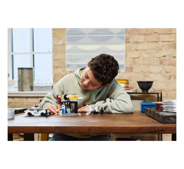 LEGO MARVEL SUPER HEROES 76311 Miles Morales vs Spot