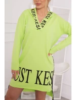 Šaty s kapucí a potiskem pistácie Šaty s kapucí a potiskem pistácie