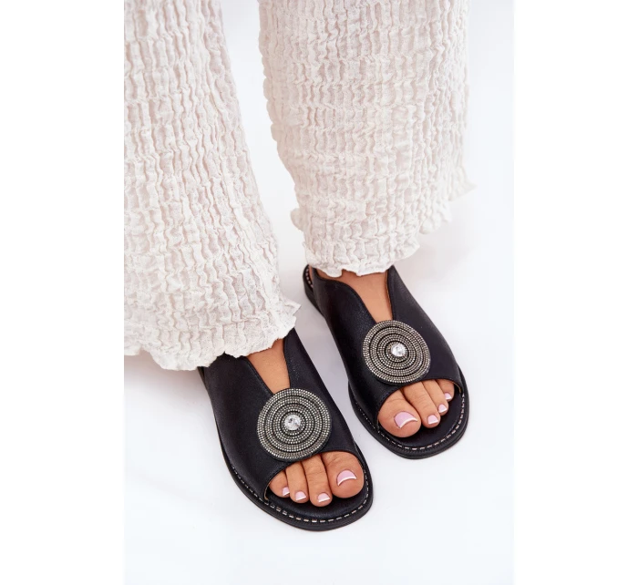 Lesklé Dámské Sandály S Ozdobným Detalem S.Barski KV51-012 Černé Lesklé Dámské Sandály S Ozdobným Detalem S.Barski KV51-012 Černé