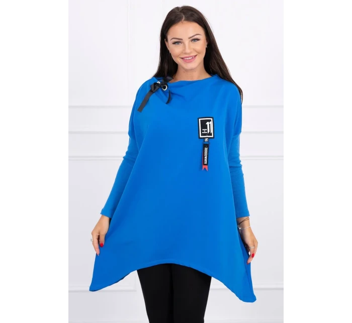 Oversize halenka s asymetrickými boky chrpově modrá Oversize halenka s asymetrickými boky chrpově modrá