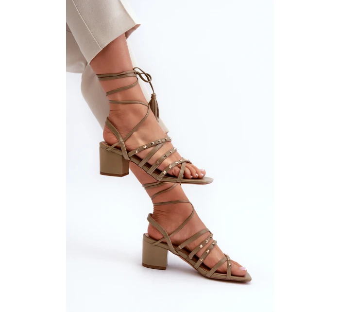Šněrovací Sandály Na Nízkém Podpatku Ozdobené Zelené model 21661651 - EVENTO Šněrovací Sandály Na Nízkém Podpatku Ozdobené Zelené model 21661651 - EVENTO