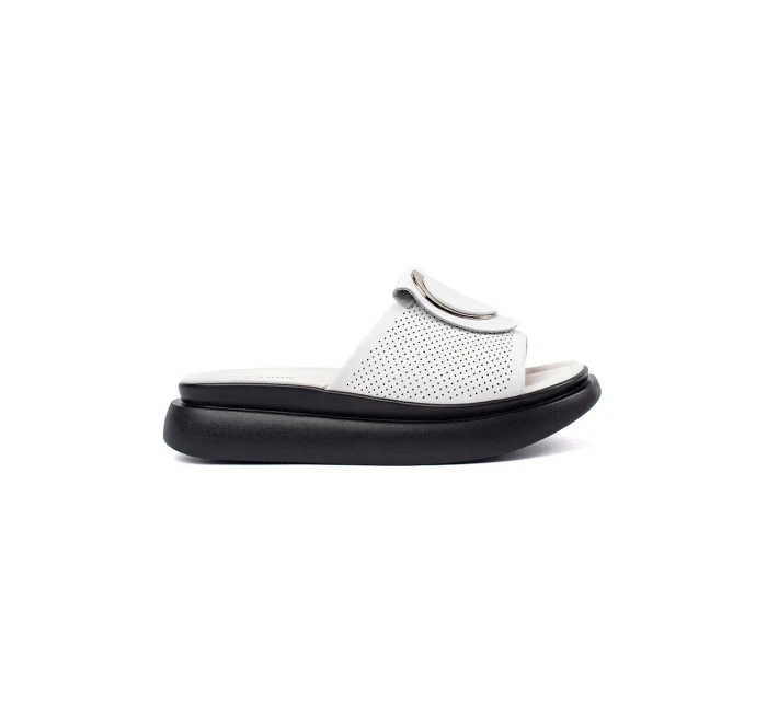 Klasické dámské nazouváky model 21033458 platforma - GOODIN