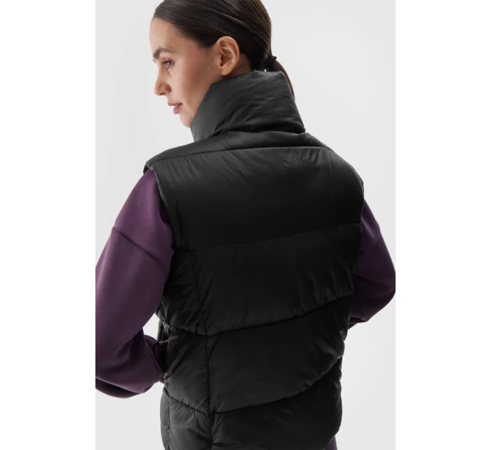 Pánská Bezrukávová Pěnová Vesta Se Syntetickým Výplní Černá 4F 4FWAW24TVJAF140-20S Pánská Bezrukávová Pěnová Vesta Se Syntetickým Výplní Černá 4F 4FWAW24TVJAF140-20S