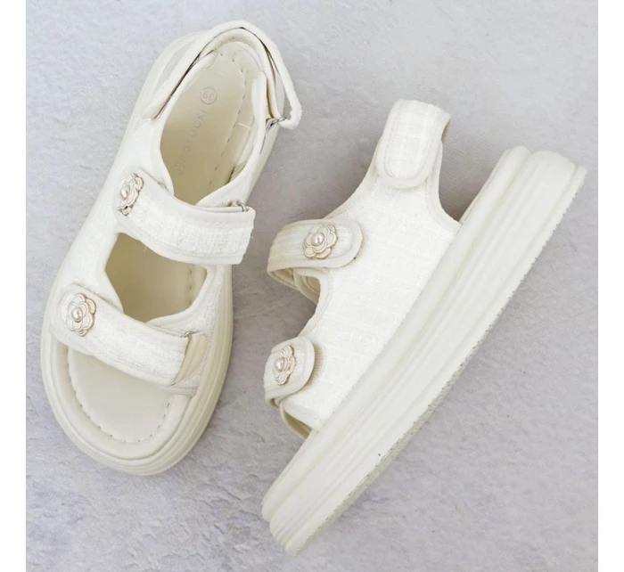 Dámské sandály na platformě krémové Potocki PY16337