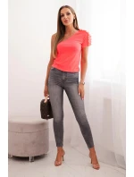 Dámská bavlněná blůza na jedno rameno s volánem růžová neon Dámská bavlněná blůza na jedno rameno s volánem růžová neon