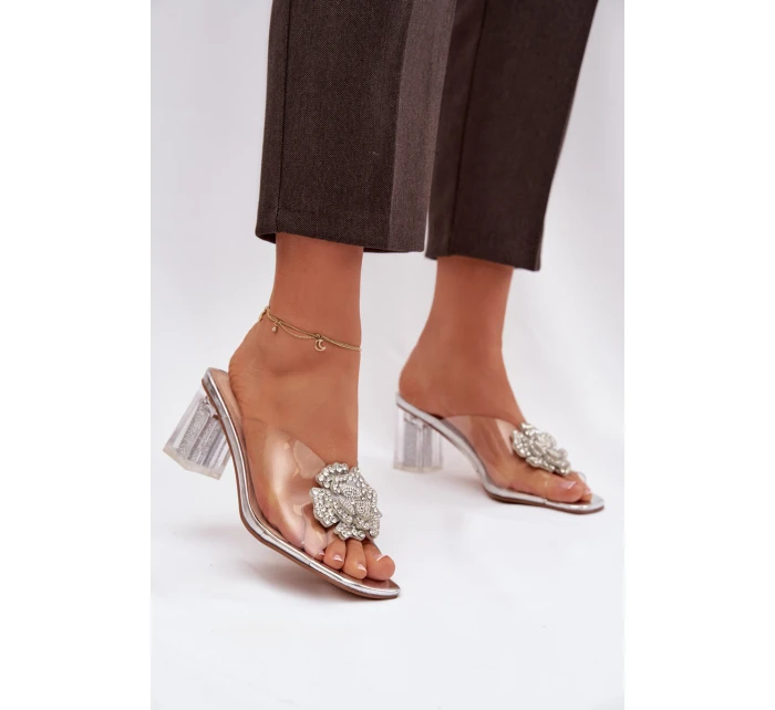 Průhledné nazouváky na podpatku s ozdobou D&A MR1037-20 stříbrné Průhledné nazouváky na podpatku s ozdobou D&A MR1037-20 stříbrné