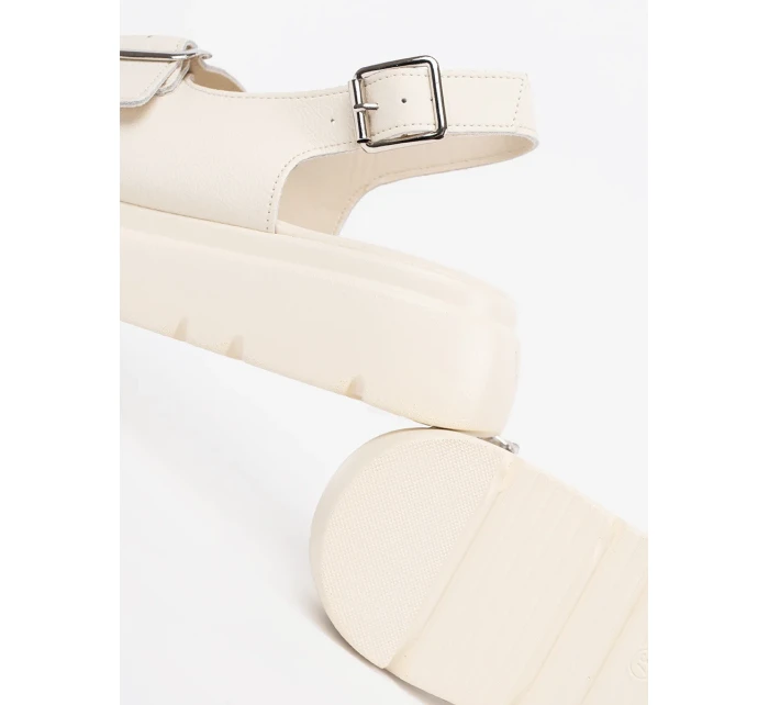 Klasické hnědé dámské  sandály platforma