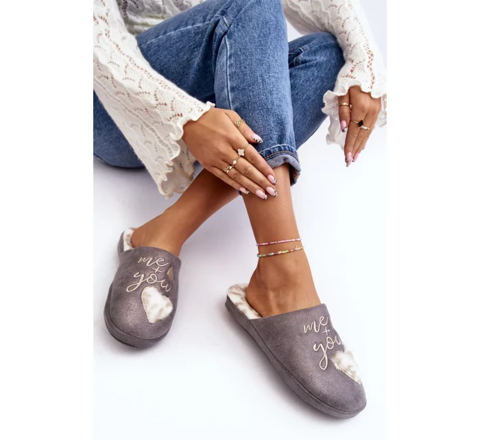 Lesklé dámské pantofle Grey Geraja