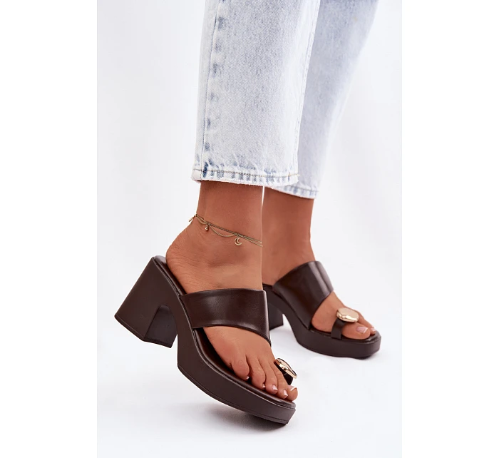 Klapky na podpatku model 225376 Step in style