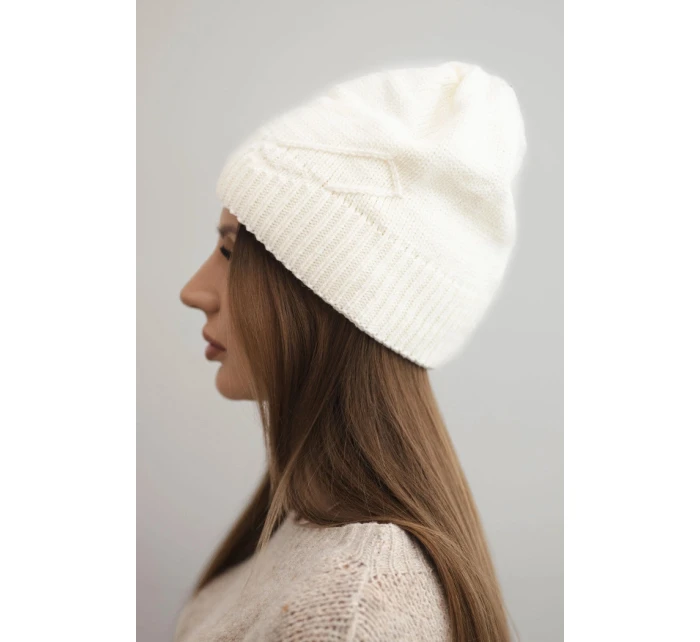 Dámská zimní čepice z vlny s proužkovaným vzorem K471 ecru