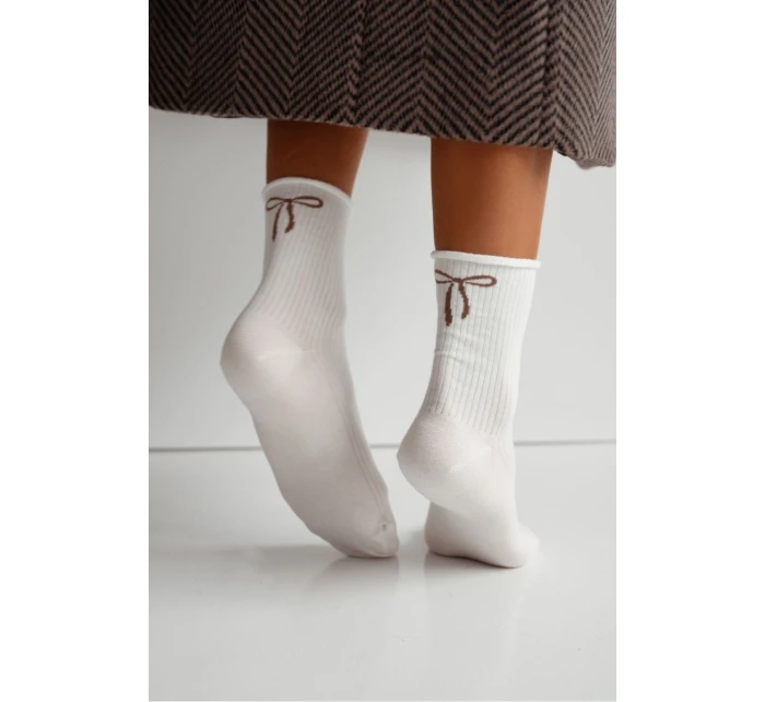 Dámské ponožky bez gumičky s žebrováním a mašličkou – ecru