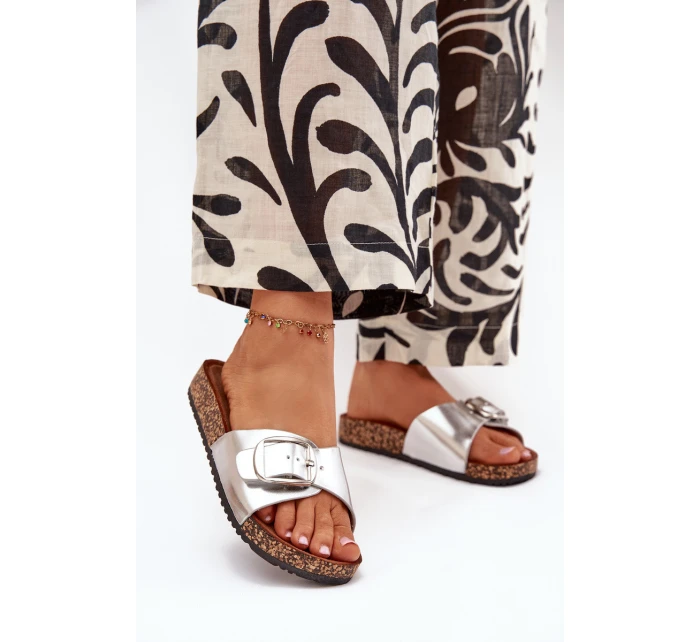 Dámské pantofle na korkové platformě s přezkou – stříbrné Vianara