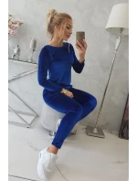 Velurová souprava s řasením na zadní straně chrpově modrá