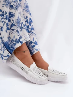 Dámské kožené mokasíny s perforovaným vzorem Vinceza – bílé