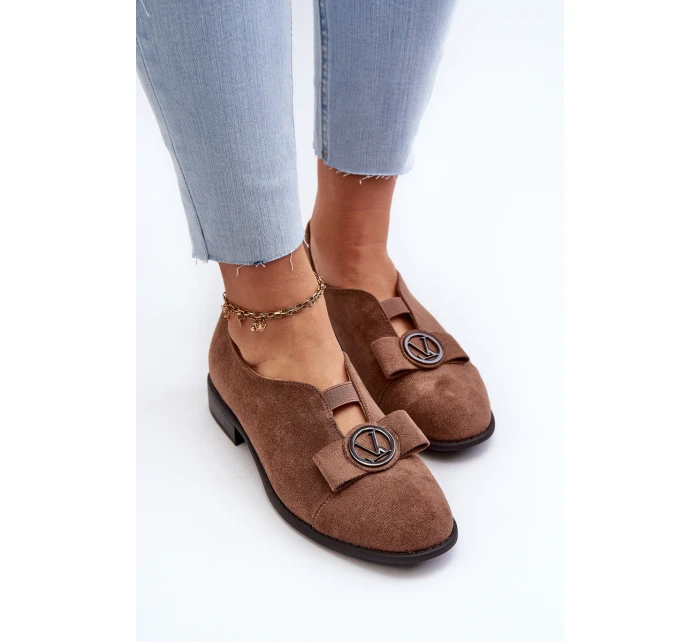 Dámské polobotky z ekokože s nízkým podpatkem a ozdobou hnědé model 21658368 - Boto