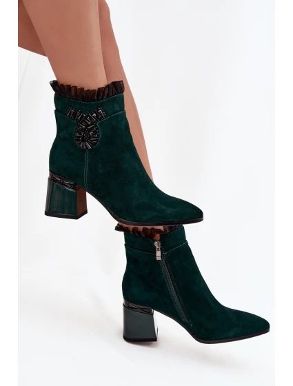 Dámské zateplené kotníkové boty z přírodního semiše D&A - lahvově zelená Dámské zateplené kotníkové boty z přírodního semiše D&A - lahvově zelená