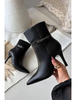 Dámské kotníkové boty na podpatku s páskem a vyhřívané černé model 21710807 - Boto Dámské kotníkové boty na podpatku s páskem a vyhřívané černé model 21710807 - Boto