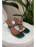 Dámské lodičky na podpatku s ozdobným detailem tmavě zelené model 21943395 - Boto