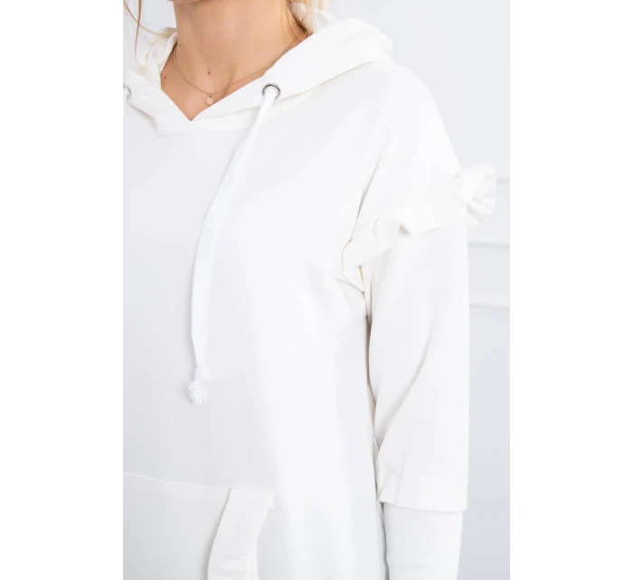 Šaty s ozdobnými volánky a kapucí ecru