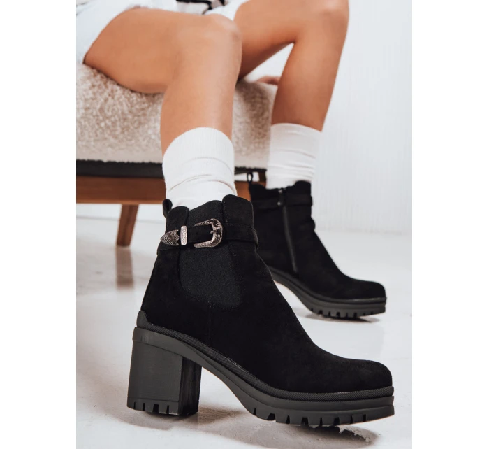 Dámské semišové kozačky na podpatku černé Dstreet model 21993737 - FashionStreet Dámské semišové kozačky na podpatku černé Dstreet model 21993737 - FashionStreet