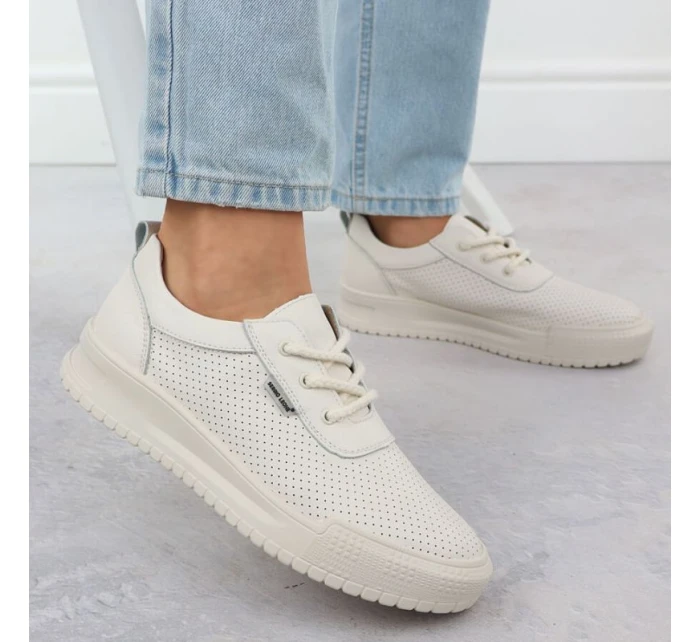 Černé dámské kožené tenisky na podpatku Sergio model 21904571 - LEONE Černé dámské kožené tenisky na podpatku Sergio model 21904571 - LEONE