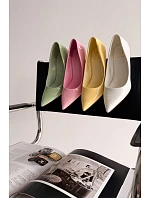 Klasické lakované lodičky z imitace kůže bílé Odira