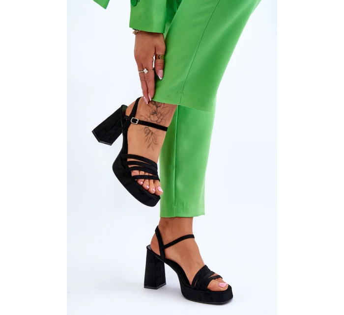 Dámské semišové sandály na platformě Černé model 21613994 - Boto Dámské semišové sandály na platformě Černé model 21613994 - Boto