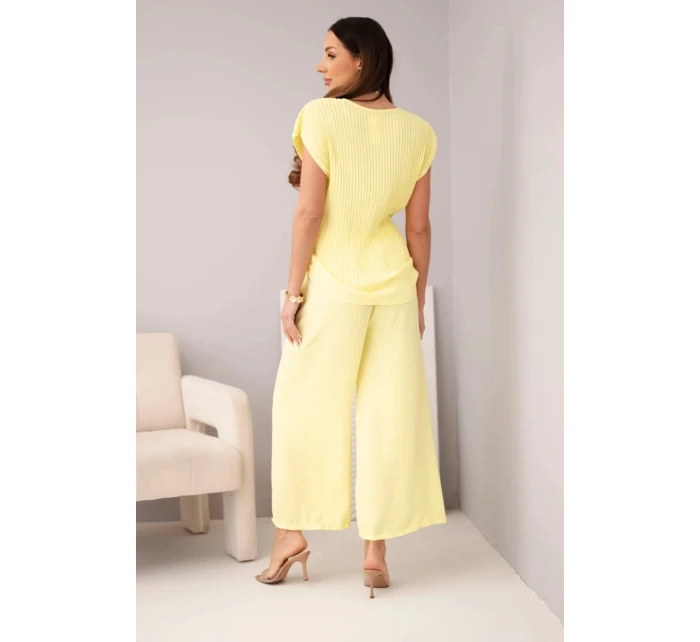 Komplet z wiskozy bluzka plisowana + spodnie žlutý Komplet z wiskozy bluzka plisowana + spodnie žlutý