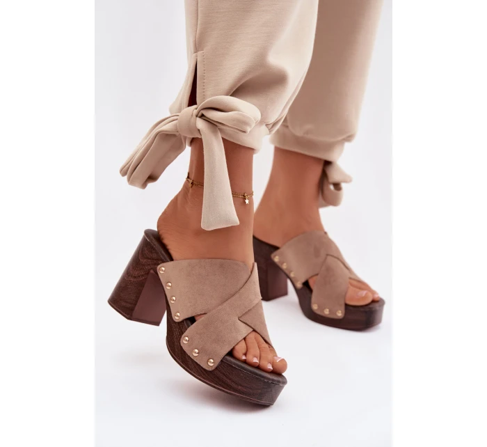 Dámské sandály na podpatku se zlatými přezkami tmavě béžové Nerelle