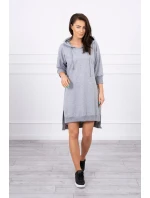 Šaty s kapucí a delšími zády šedé