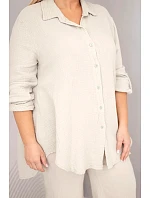 Dámský komplet Plus Size s košilí na knoflíky a s kalhotami s širokou nohavicí béžový model 22069911 - K-Fashion Dámský komplet Plus Size s košilí na knoflíky a s kalhotami s širokou nohavicí béžový model 22069911 - K-Fashion