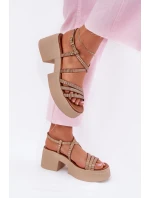 Dámské kožené sandály model 21701942 zlaté - Maciejka Dámské kožené sandály model 21701942 zlaté - Maciejka