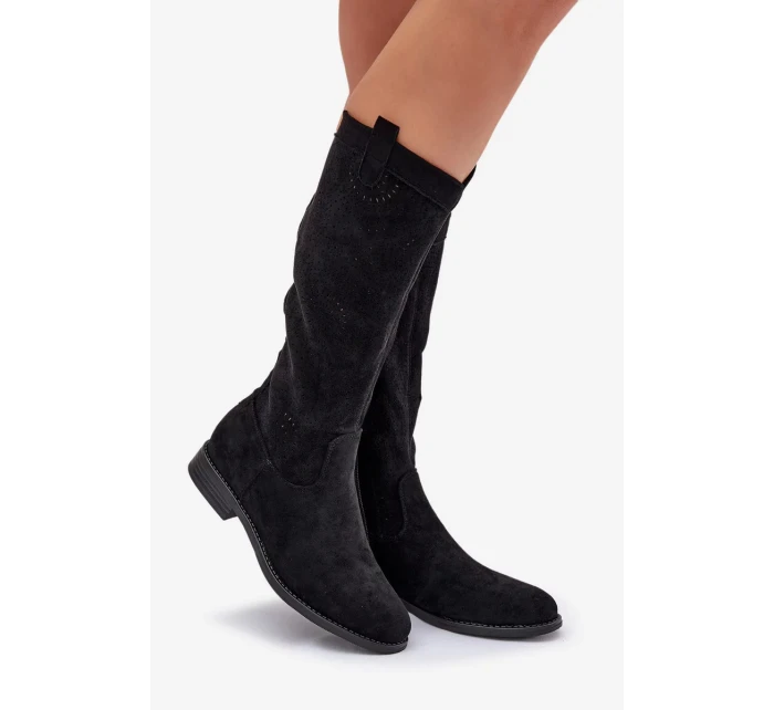 Dámské kozačky s perforovanou holení na nízkém podpatku S.Barski – černé, eko kůže Dámské kozačky s perforovanou holení na nízkém podpatku S.Barski – černé, eko kůže