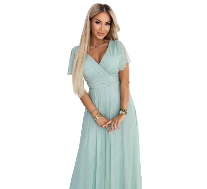 dlouhé třpytivé šaty s výstřihem a krátkými rukávy pistáciová barva model 22019068 - numoco basic