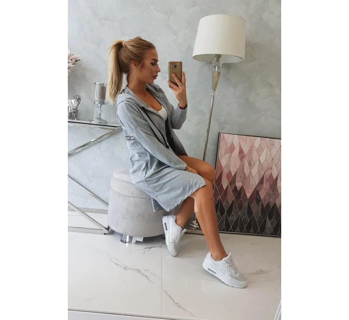 Delší zadní plášť šedý