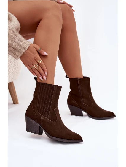 Dámské semišové “kovbojky” na sloupku – čokoládové Dylira Dámské semišové “kovbojky” na sloupku – čokoládové Dylira