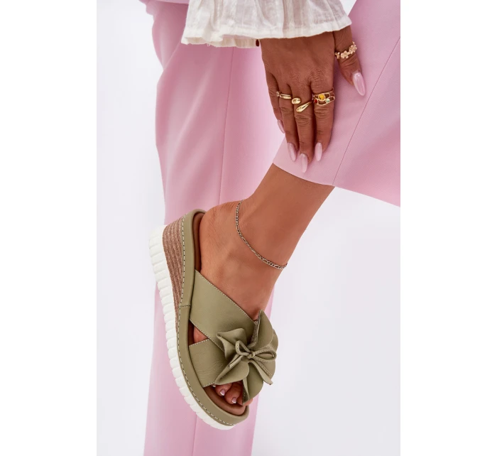 Kožené Dámské Sandály Na Klínu S Dekorativním  Zelené model 21695995 - Artiker