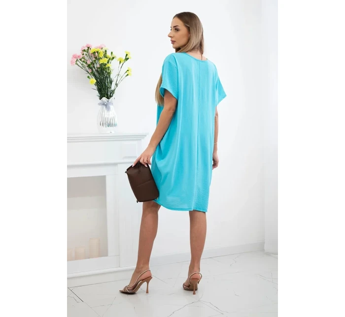 Šaty s kapsami a přívěskem tyrkys