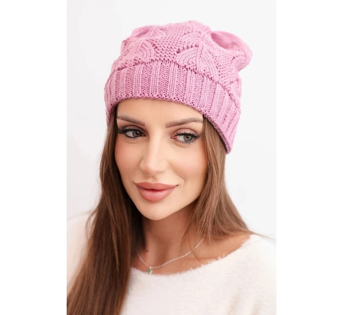 Dámská zimní čepice z vlny s krajkovým vzorem K427 tmavě růžová Dámská zimní čepice z vlny s krajkovým vzorem K427 tmavě růžová