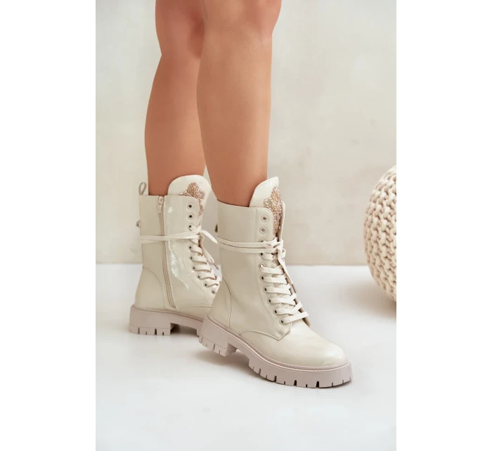 Lakované Zateplené Kotníkové Boty Workery s Ozdobou Béžové Kelilea Lakované Zateplené Kotníkové Boty Workery s Ozdobou Béžové Kelilea