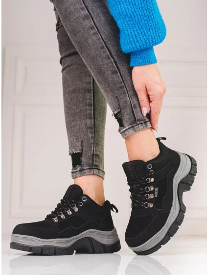 Stylové dámské tenisky černé bez podpatku Stylové dámské tenisky černé bez podpatku