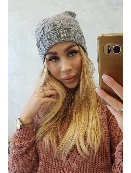 Fleecová čepice šedá model 18751383 - K-Fashion Fleecová čepice šedá model 18751383 - K-Fashion