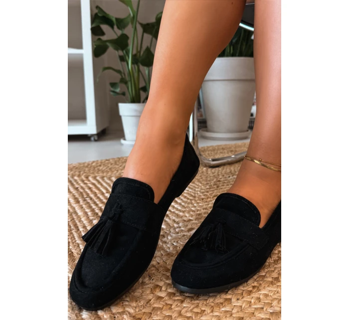 Dámské mokasíny s podrážkou a třásněmi Černé model 21919062 - Boto Dámské mokasíny s podrážkou a třásněmi Černé model 21919062 - Boto